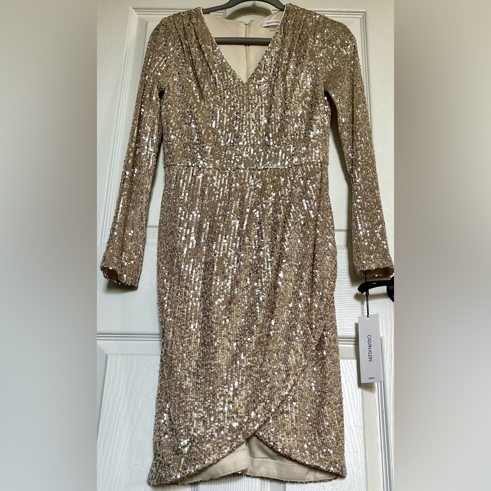 RARE CALVIN KLEIN NWT Sequined Faux-Wrap Dress in Light Gold—4 - Picture 4 of 13